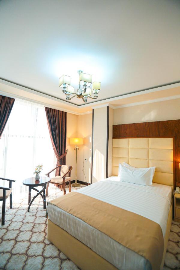 Royal Grand Hotel, Turkistan Extérieur photo