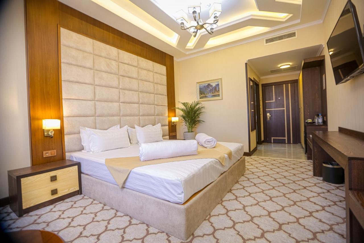 Royal Grand Hotel, Turkistan Extérieur photo