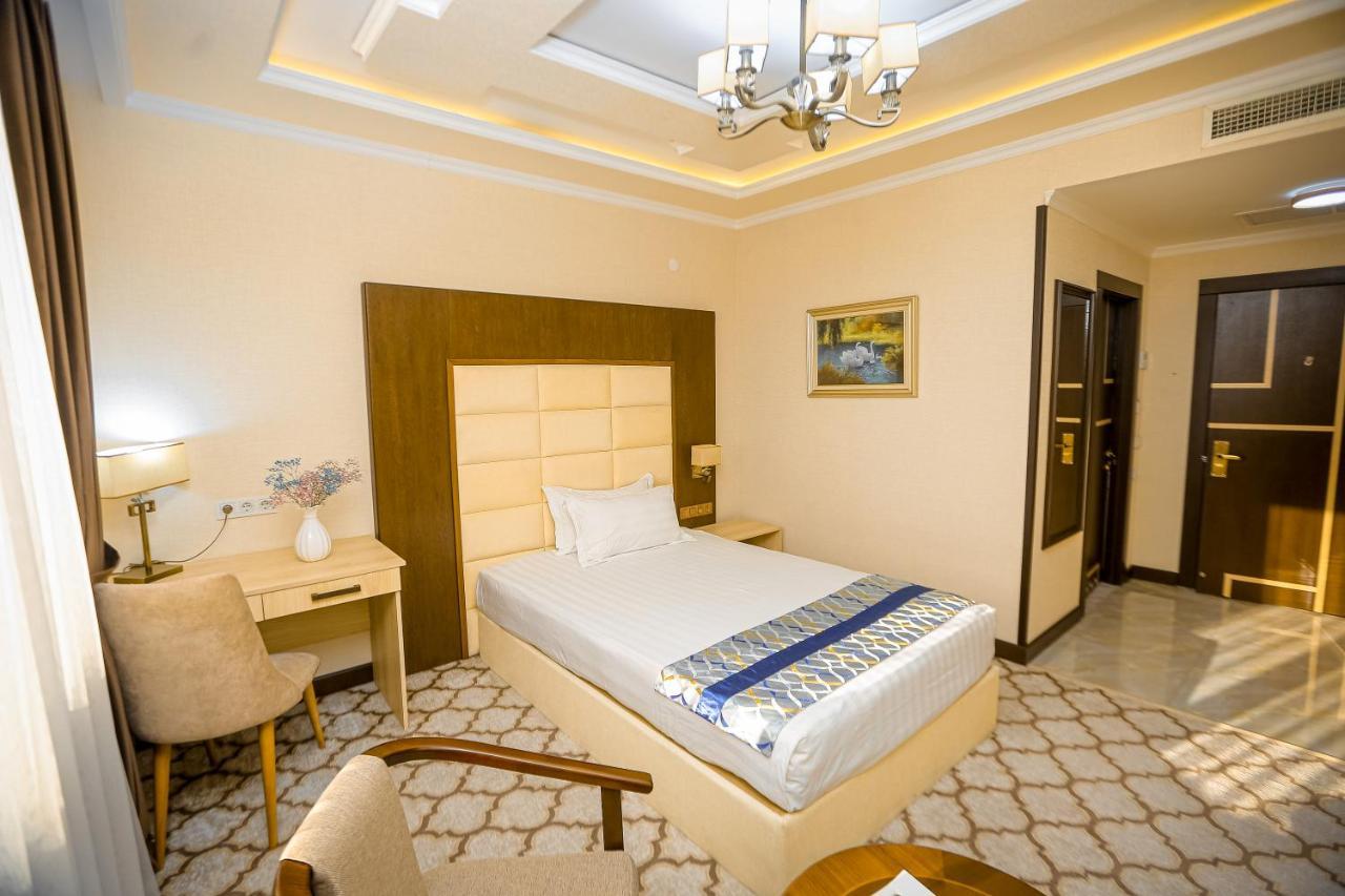 Royal Grand Hotel, Turkistan Extérieur photo